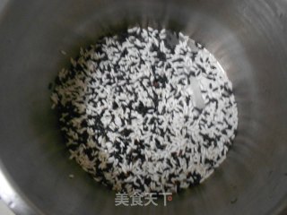 紫米红枣粥的做法步骤：1