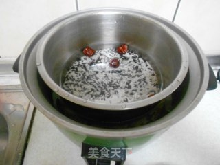 紫米红枣粥的做法步骤：2
