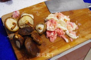 鸡茸蛋卷的做法步骤：1