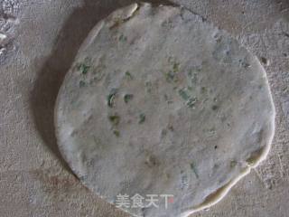 烫面葱香油饼的做法步骤：5