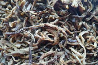 老妈的爱……凉拌茄子干的做法步骤：2