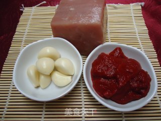 糖醋里脊的做法步骤：1