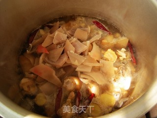 猪皮炖猪蹄的做法步骤：11