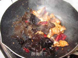 爱的【香芹木耳肉片】的做法步骤：10
