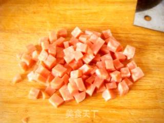 精致美味早餐--三文肉肠蛋炒饭的做法步骤：5