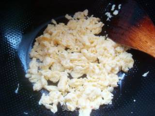 精致美味早餐--三文肉肠蛋炒饭的做法步骤：6