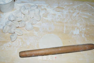 莲藕香菇猪肉饺子的做法步骤：10