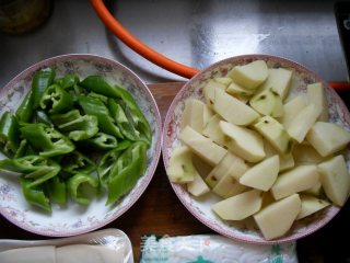 大盘鸡的做法步骤：5