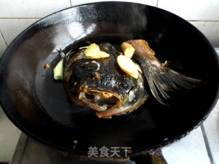 首尾相连鱼汤的做法步骤：6