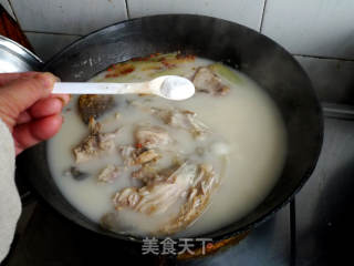 首尾相连鱼汤的做法步骤：10