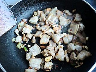 蒜苗香煎肉的做法步骤：8