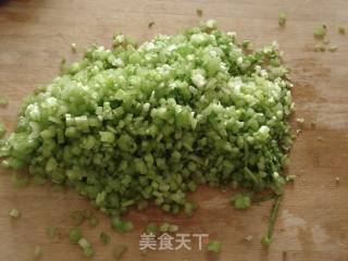 芹菜牛肉水饺的做法步骤：4