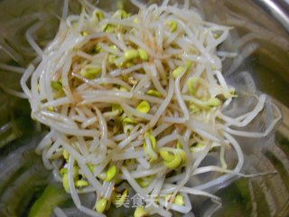 凉拌黄豆芽的做法步骤：3