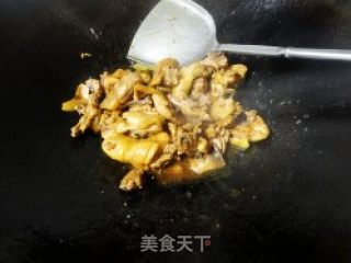 西兰花炒鸡的做法步骤：7