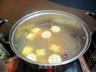玉米红萝卜猪骨汤的做法步骤：6