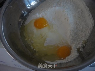 手擀面的做法步骤：1