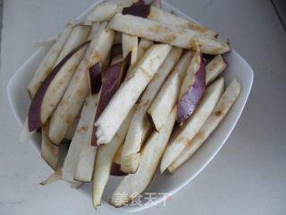 酱香茄子的做法步骤：1