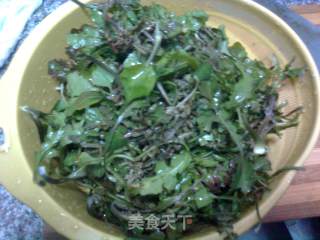 荠菜煎饺的做法步骤：1