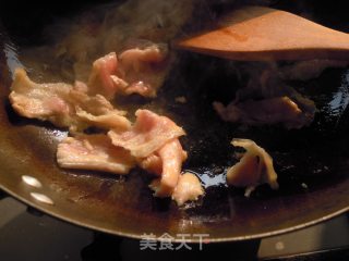 川菜美味の蒜苗回锅的做法步骤：7