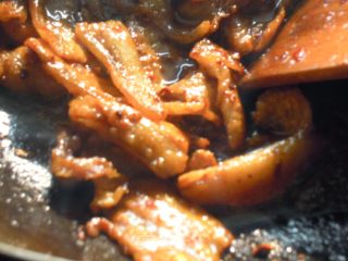 川菜美味の蒜苗回锅的做法步骤：9