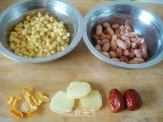 黄豆花生猪蹄煲的做法步骤：2
