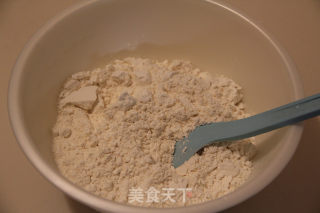 葱油鸡蛋饼的做法步骤：1