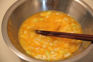 葱油鸡蛋饼的做法步骤：5