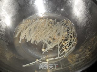 黄瓜拌金针菇的做法步骤：3