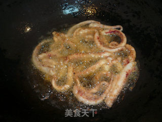 麻辣鱿鱼须的做法步骤：4