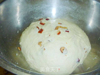 简单做好吃的面包---红枣芝麻面包卷的做法步骤：8