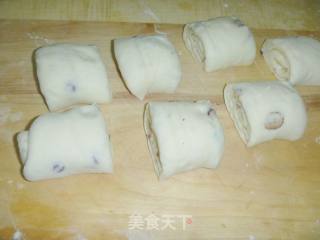 简单做好吃的面包---红枣芝麻面包卷的做法步骤：11