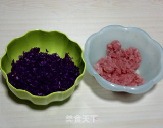 紫甘蓝菜肉水饺的做法步骤：2