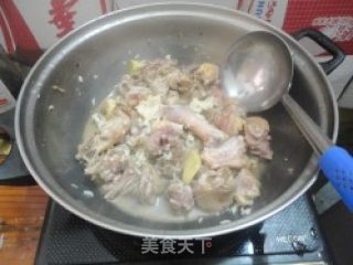 糯米酒炖鸡汤的做法步骤：4