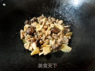 冬菇焖鸡的做法步骤：7