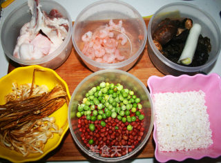 【让你吃得回味的肉肉】糯米什锦红烧狮子头的做法步骤：1