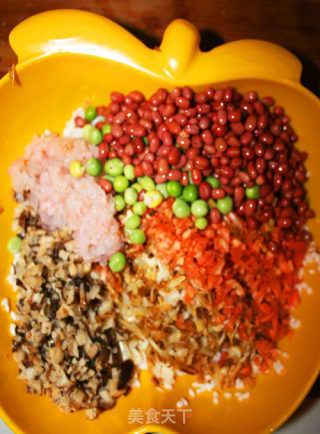 【让你吃得回味的肉肉】糯米什锦红烧狮子头的做法步骤：3
