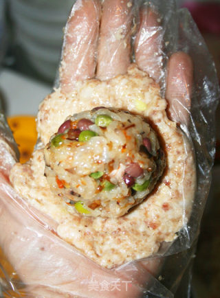 【让你吃得回味的肉肉】糯米什锦红烧狮子头的做法步骤：9