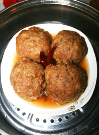 【让你吃得回味的肉肉】糯米什锦红烧狮子头的做法步骤：14