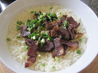 腊肉蒸糯米饭的做法步骤：6