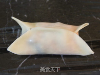 虾仁锅贴的做法步骤：8