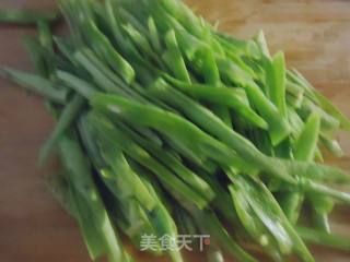 豆角炒鸡肉的做法步骤：1