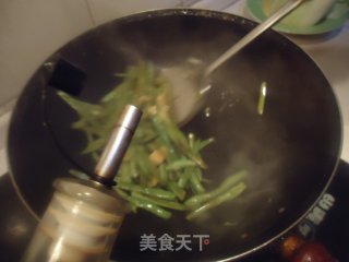 豆角炒鸡肉的做法步骤：5