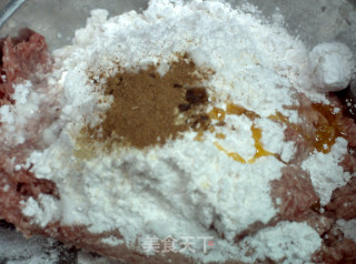 手工刮肉丸子做法的做法步骤：4
