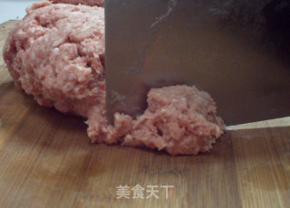 手工刮肉丸子做法的做法步骤：7