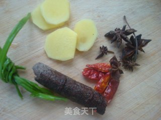 红烧风爪的做法步骤：2