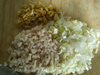 ［小媳妇自家饺子］－－藕丁玉米鲜肉饺的做法步骤：3