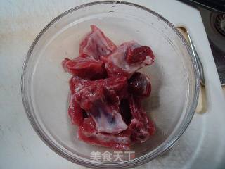 饮酒小菜“生炸蒜香骨”的做法步骤：4