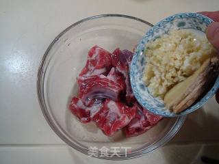 饮酒小菜“生炸蒜香骨”的做法步骤：6