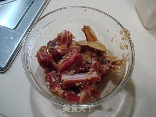 饮酒小菜“生炸蒜香骨”的做法步骤：10