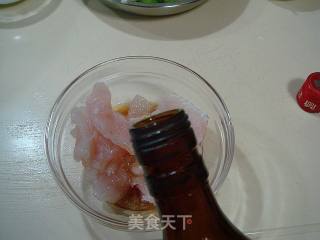 家常小炒“西芹炒鱼片”的做法步骤：1